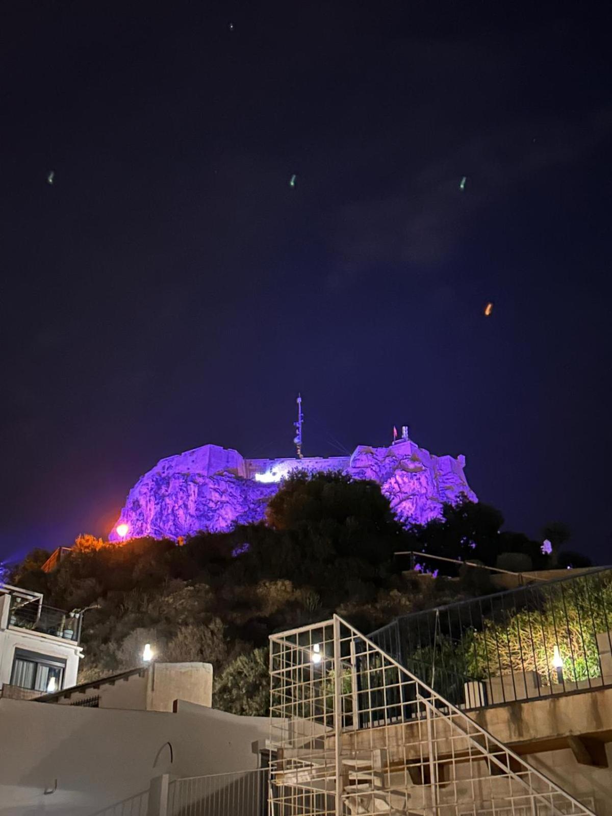 Private Terrace-Romantic-Sea, Castle Views-Central Alicante Dış mekan fotoğraf