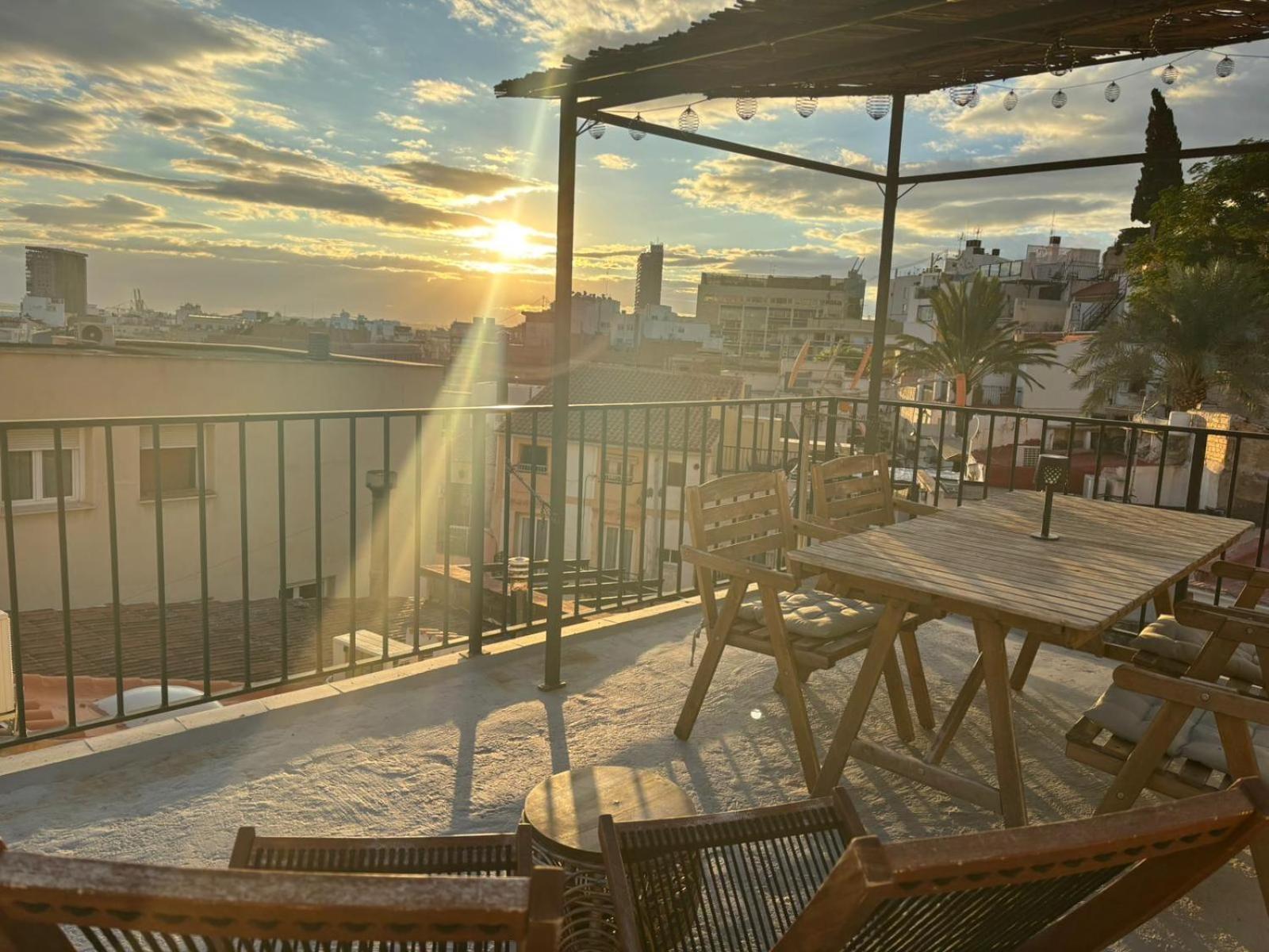 Private Terrace-Romantic-Sea, Castle Views-Central Alicante Dış mekan fotoğraf
